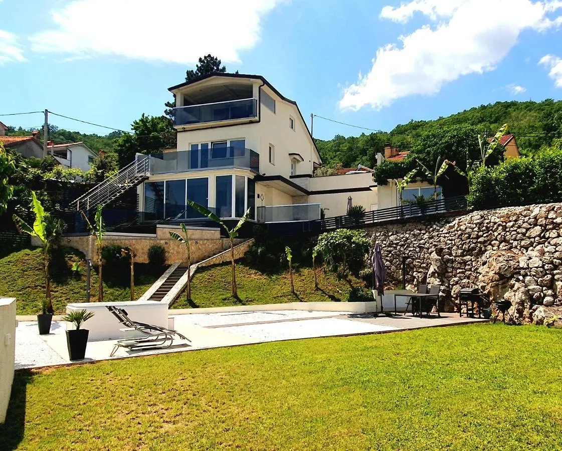 Modern Penthouse And Jacuzzi Apartments Opatija