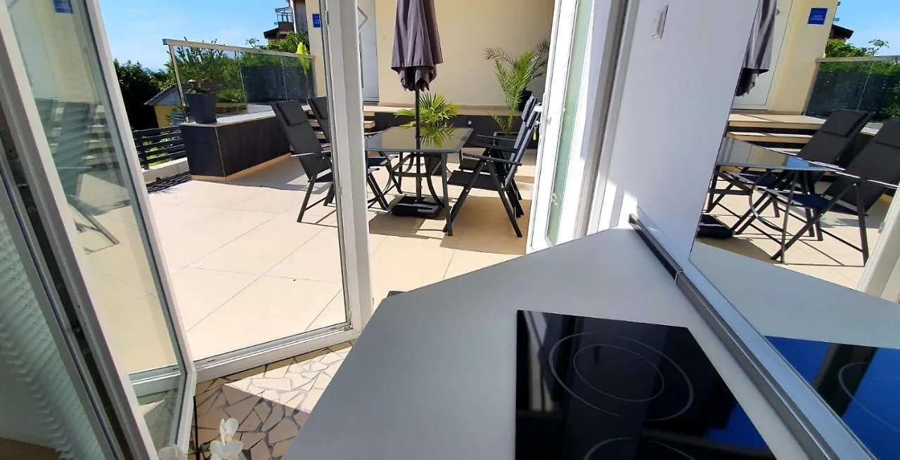 Modern Penthouse And Jacuzzi Apartments Opatija 0*,